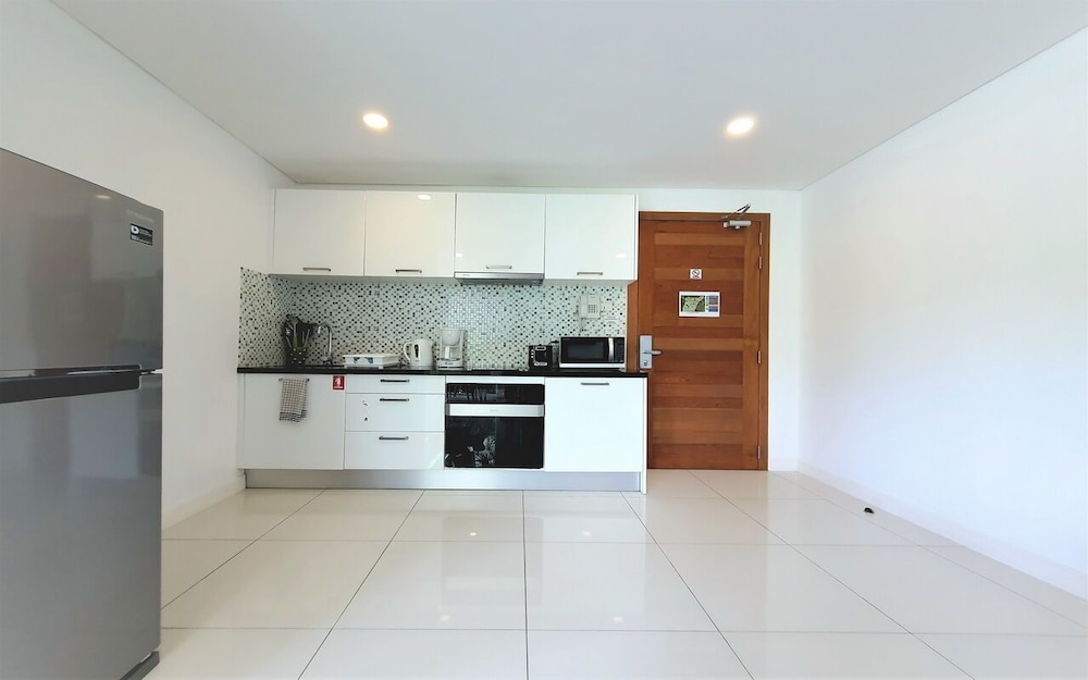 One Bed Suite Ground Floor photo 3