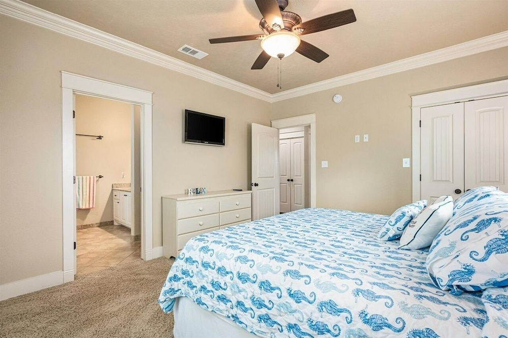 House, 2 Bedrooms photo 3