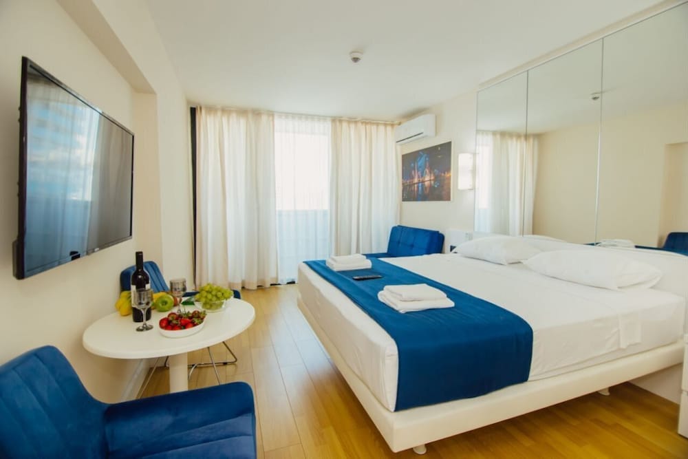 Panoramic Studio Suite, Sea View photo 2