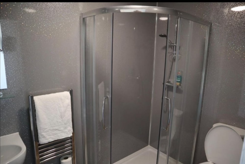 Double Room, Ensuite, City View - Photo 6