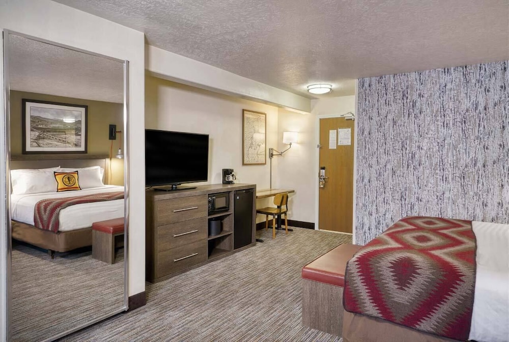 Standard Room, 1 King Bed at Yellowstone Park Hotel in West Yellowstone