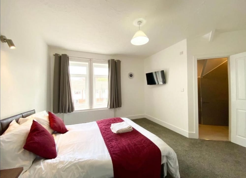 Double Room, Ensuite, City View - Photo 1
