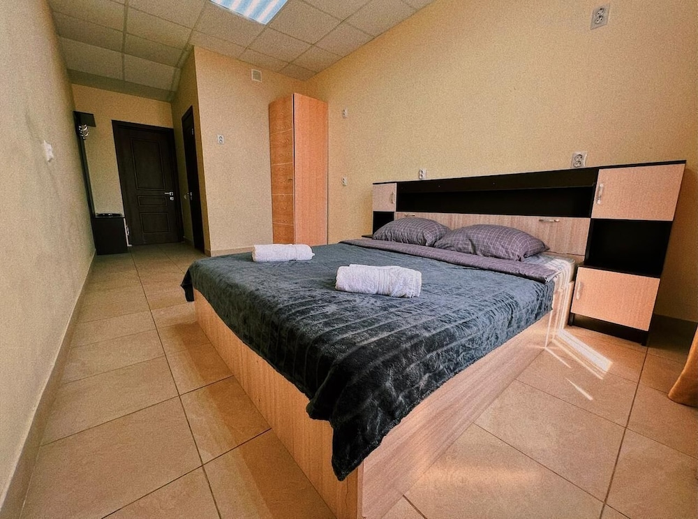 Economy Room