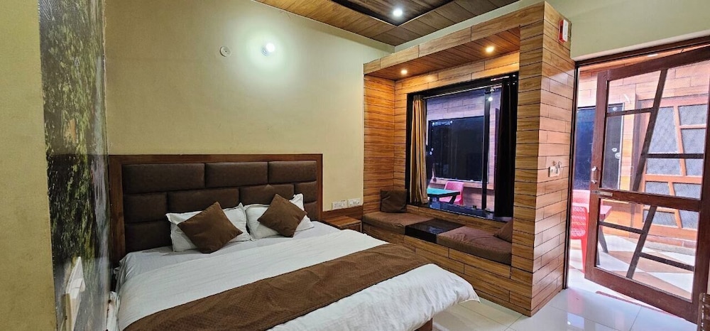 Standard Room, 1 Bedroom - Photo 2