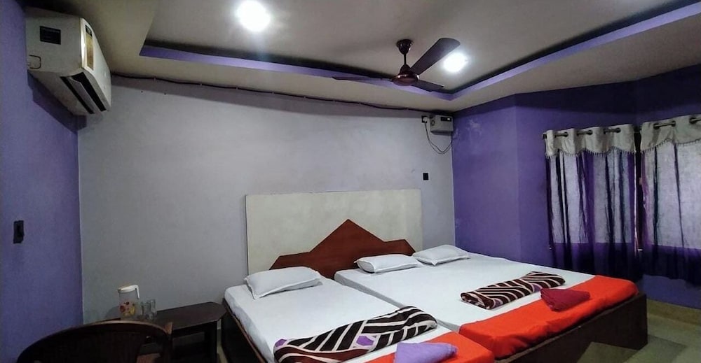 Family Room, 1 Bedroom - Photo 13
