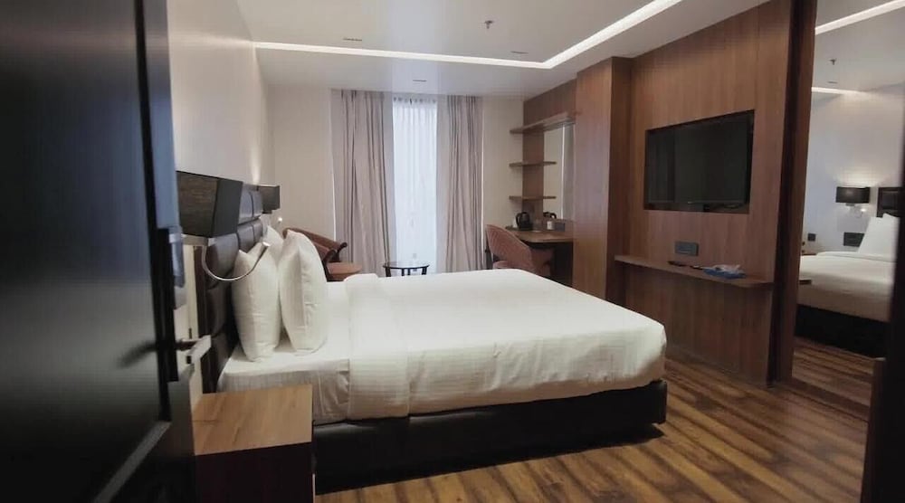 Executive Room - Photo 1