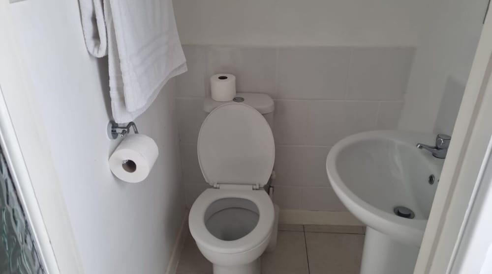 Double Room, Ensuite - Photo 3