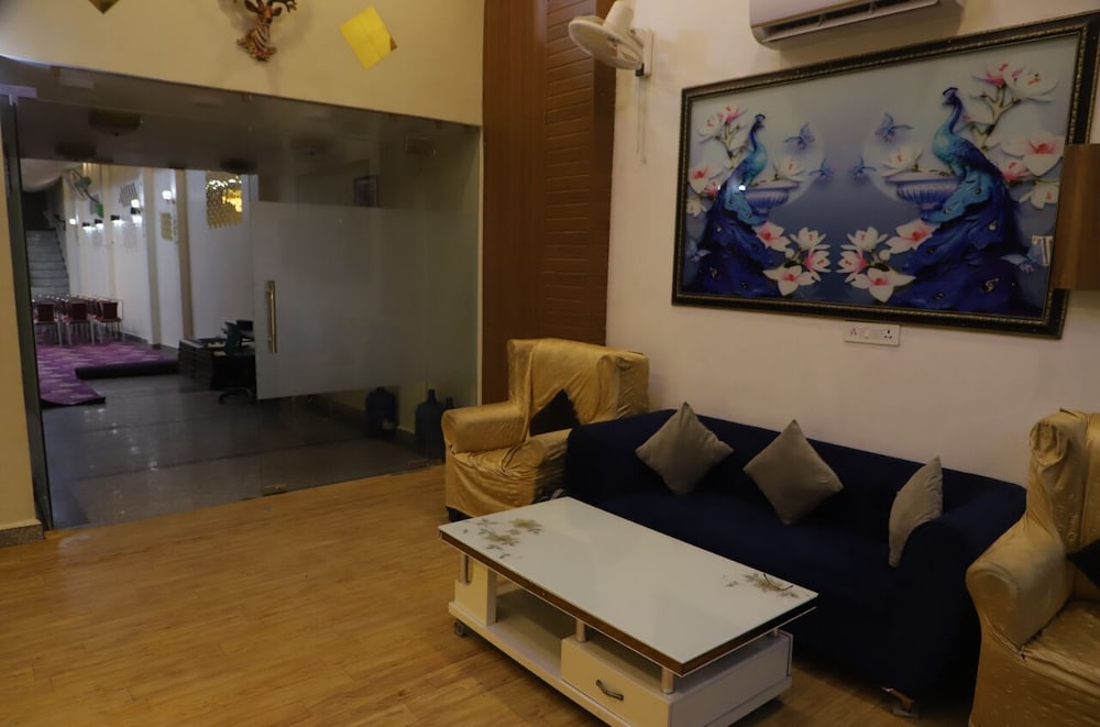 Deluxe Room - Photo 10
