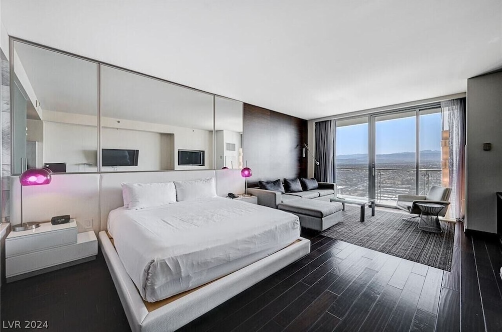 Executive Studio Suite