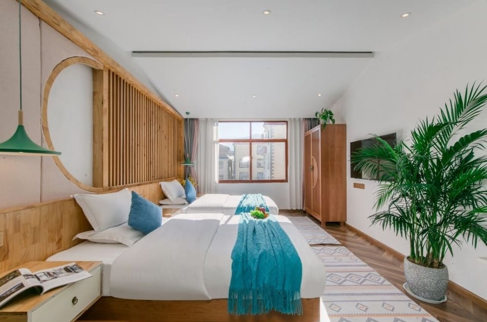 Luxury Twin Room, City View