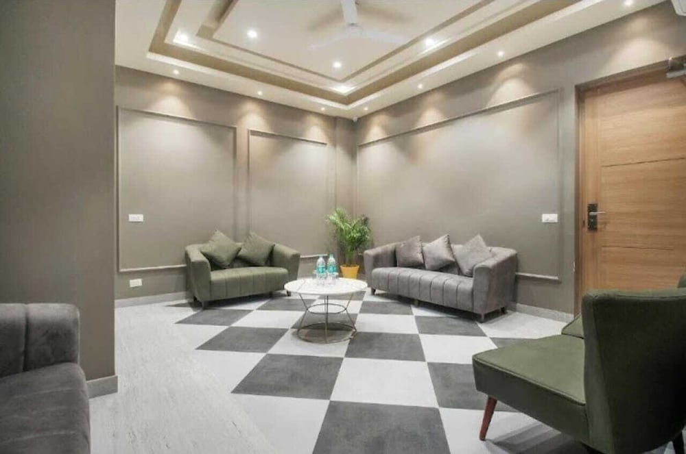 Deluxe Room - Photo 2