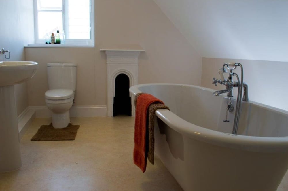 Superior Double or Twin Room, Shared Bathroom ((With Bath Only)) photo 2