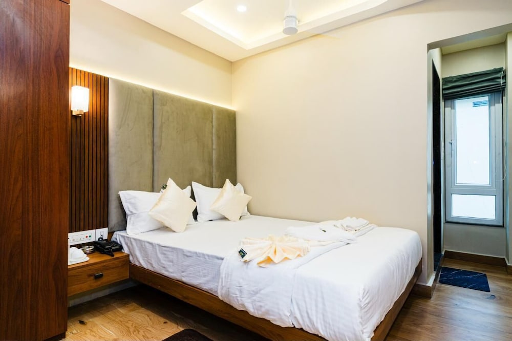 Superior Room, City View
