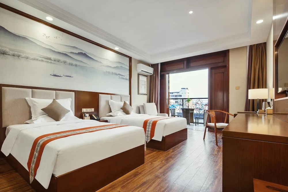 Superior Twin Room, City View