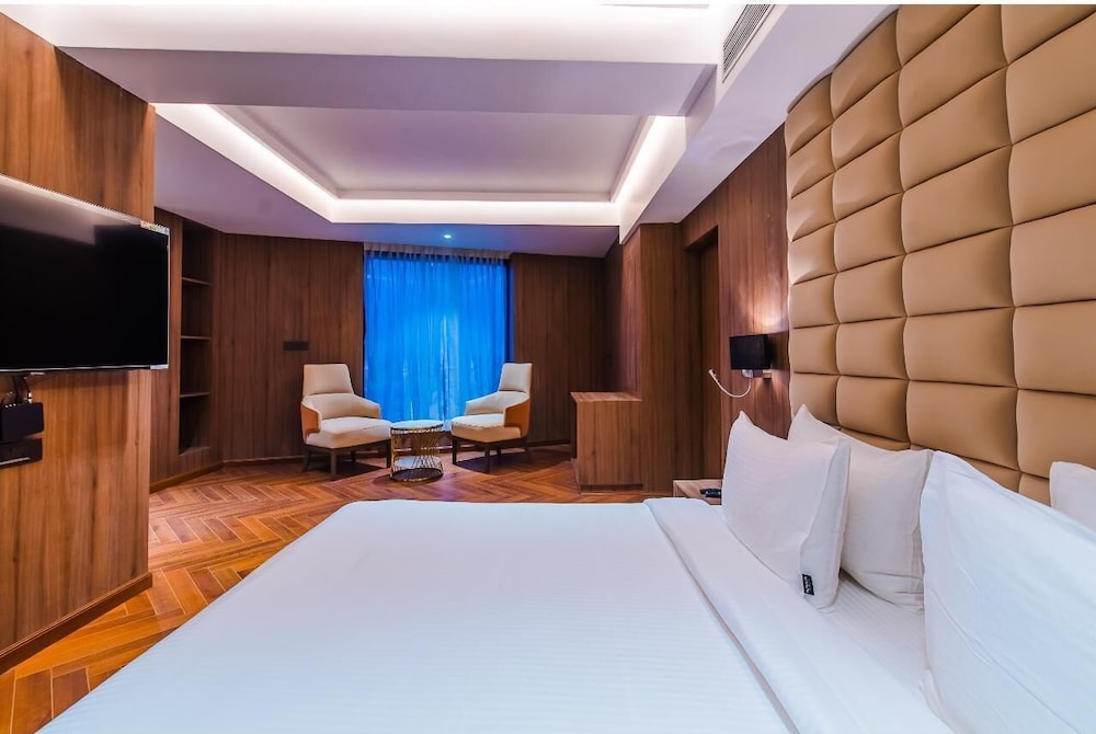 Executive Room - Photo 2