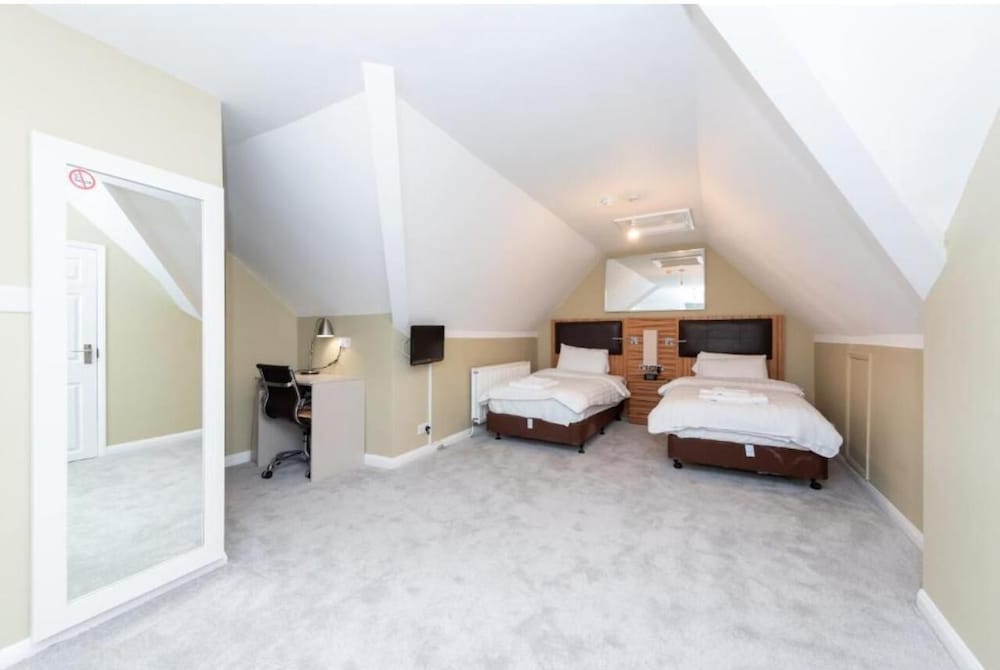 Twin Room, Ensuite - Photo 3