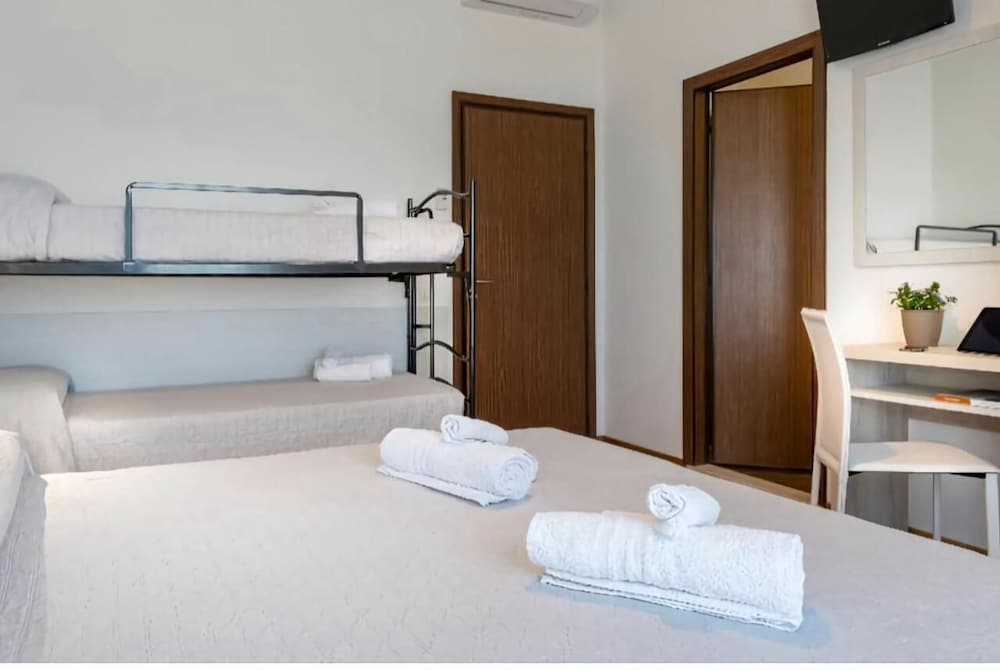 Comfort Quadruple Room