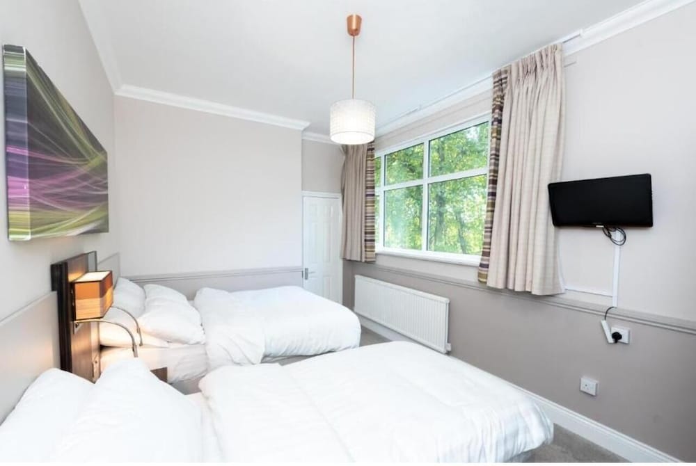 Triple Room, Ensuite photo 2