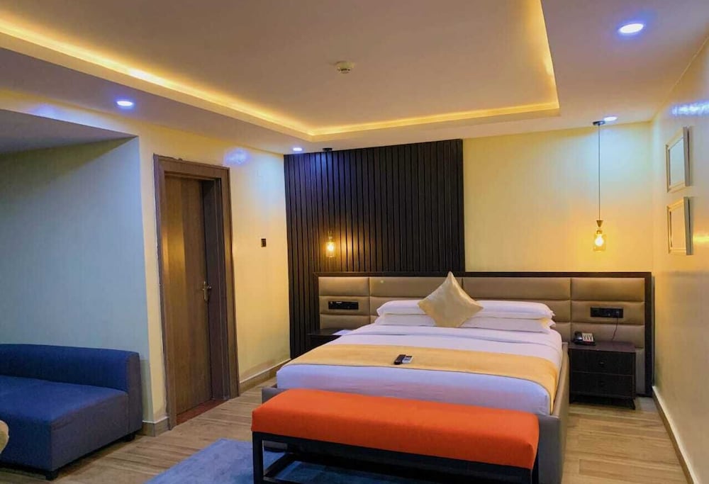 Presidential Suite, 1 Bedroom, Balcony, Pool View