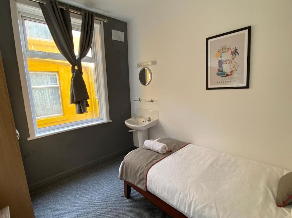 Single Room, Shared Bathroom