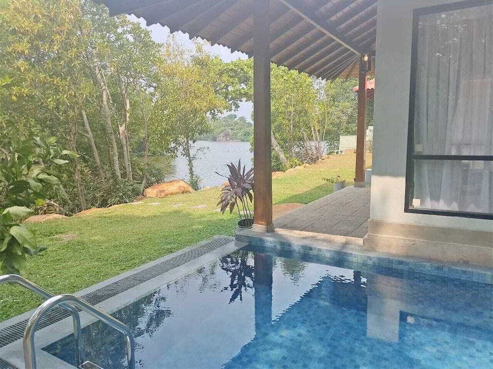 Superior Room, Patio, River View