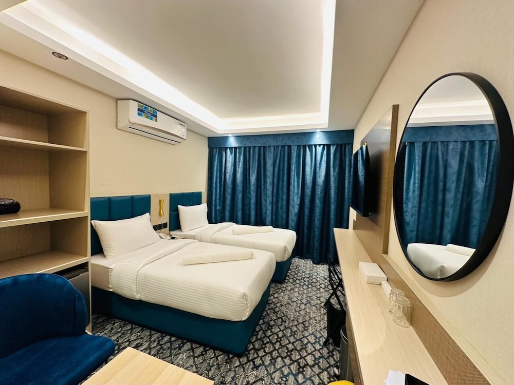 Family Triple Room, City View photo 3