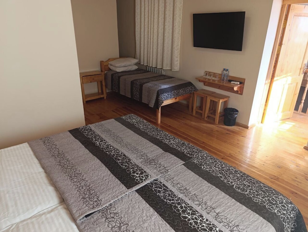 Standard Triple Room, City View photo 3