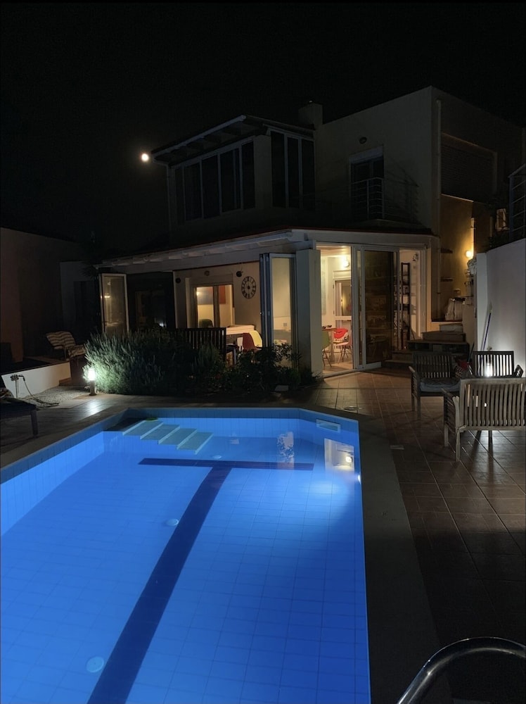 Villa photo 3