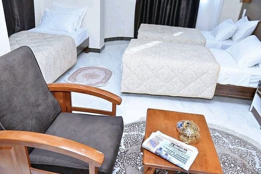 Classic Triple Room, 2 Twin Beds photo 1