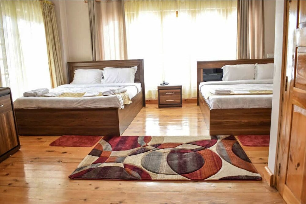 Family Studio Suite, 2 Queen Beds photo 1