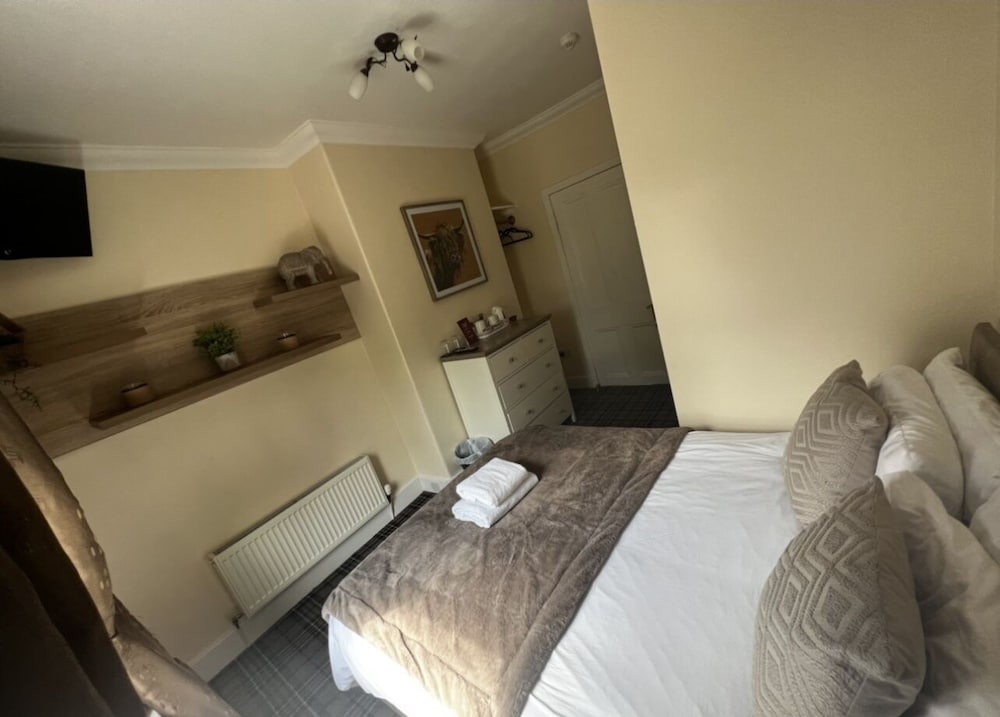 Standard Double Room, Ensuite photo 2