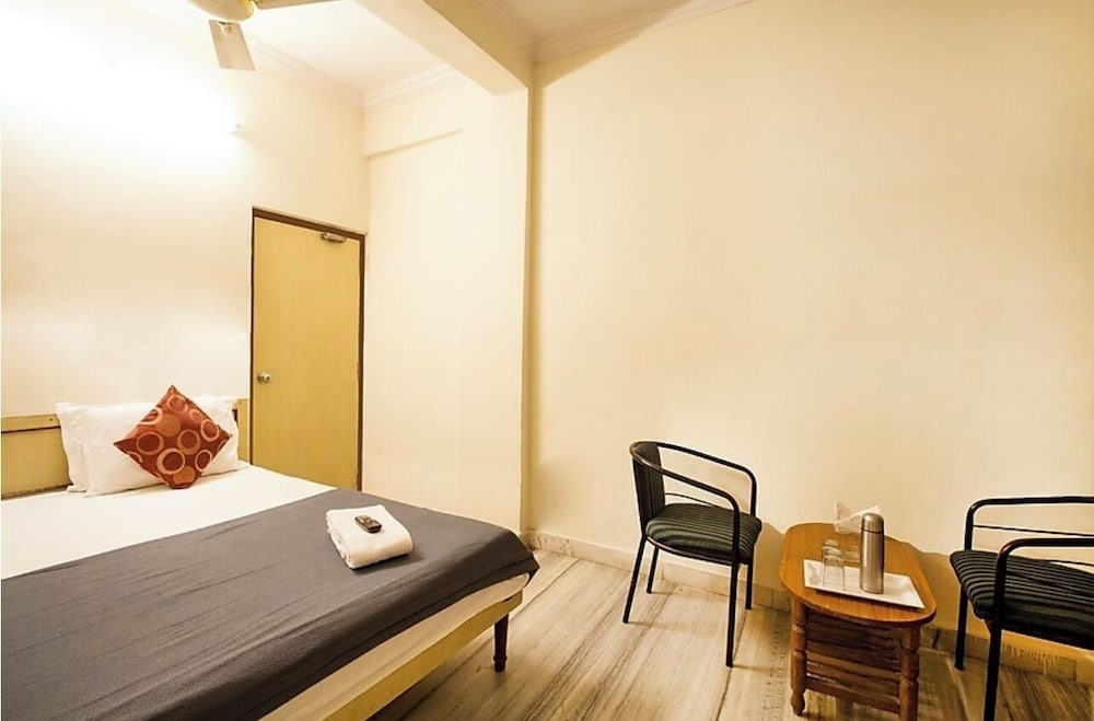 Double Room, Smoking