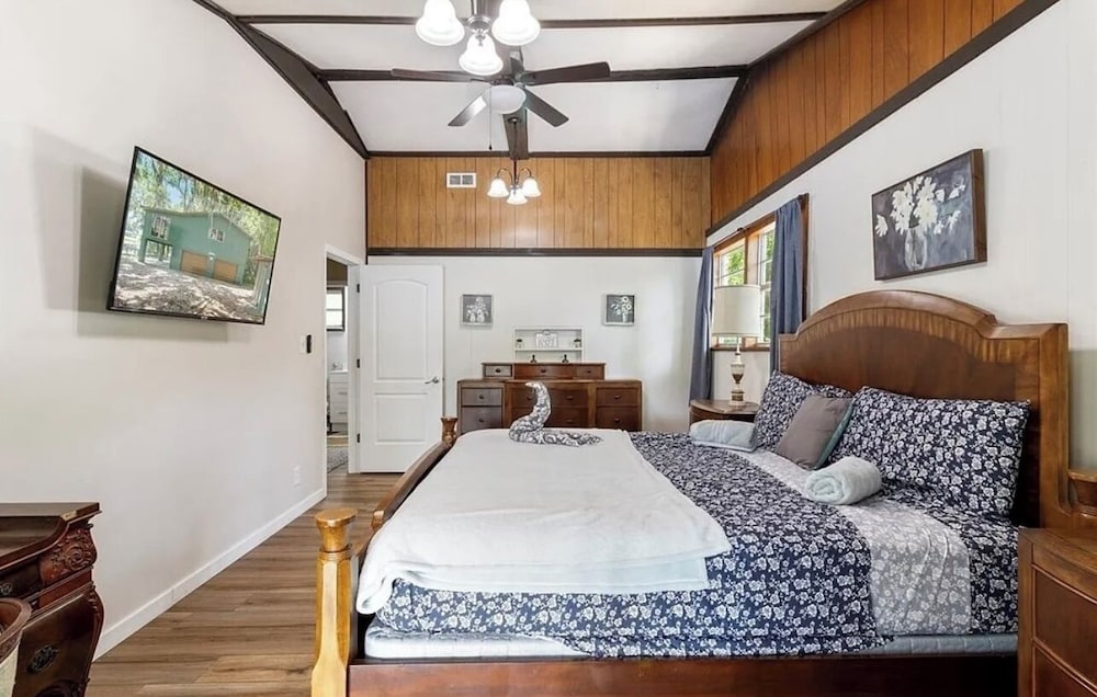 Family House, 2 Bedrooms, Kitchen, Lake View photo 1