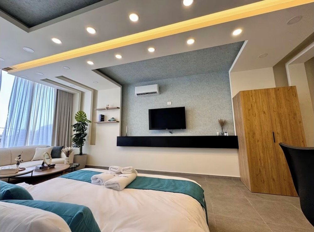Deluxe Studio, 1 Bedroom photo 3