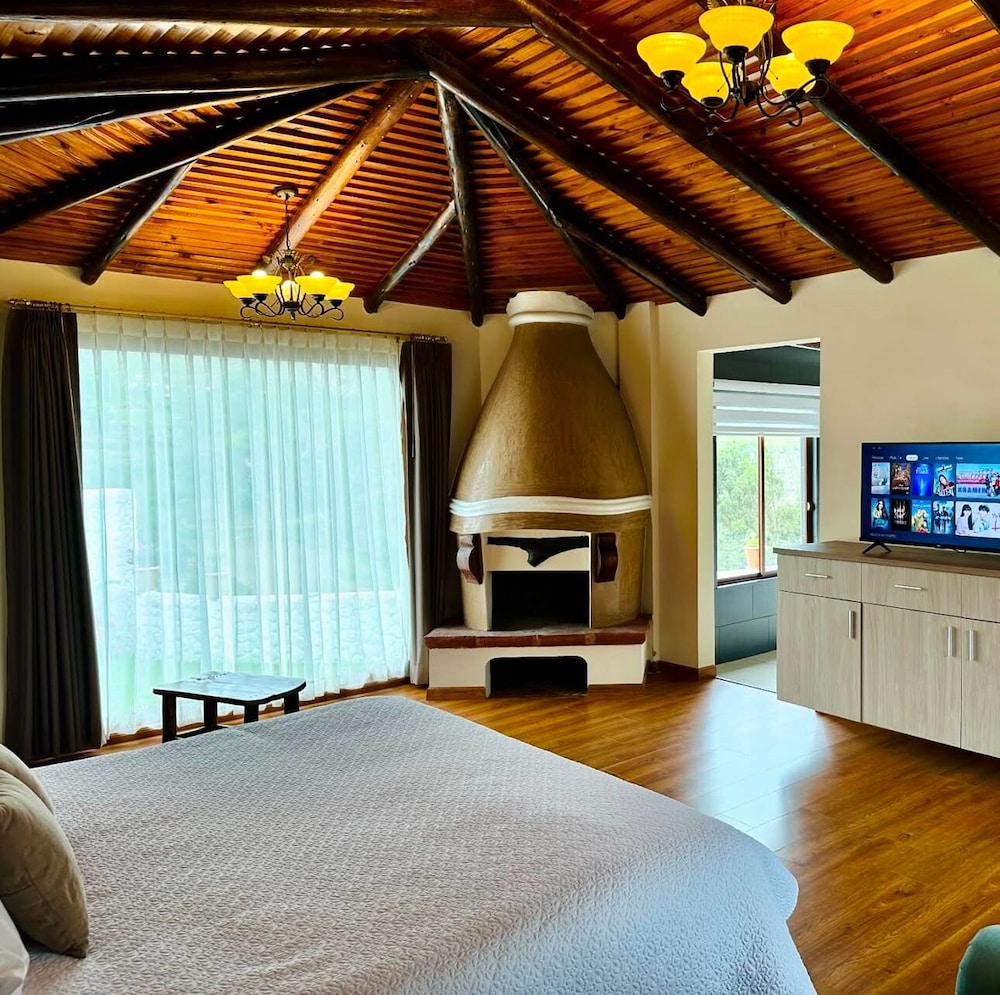 Comfort Suite, Balcony, Mountain View