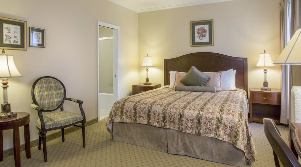 Deluxe Room, 1 Queen Bed