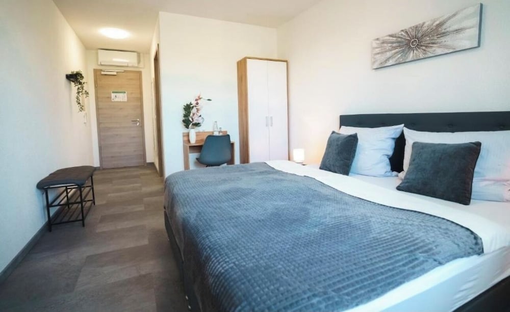 Deluxe Double Room, Hill View photo 3