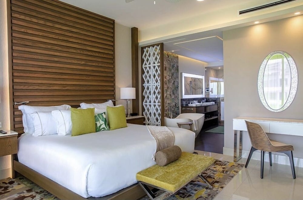 Luxury Suite, 2 Bedrooms, Ocean View - Photo 25