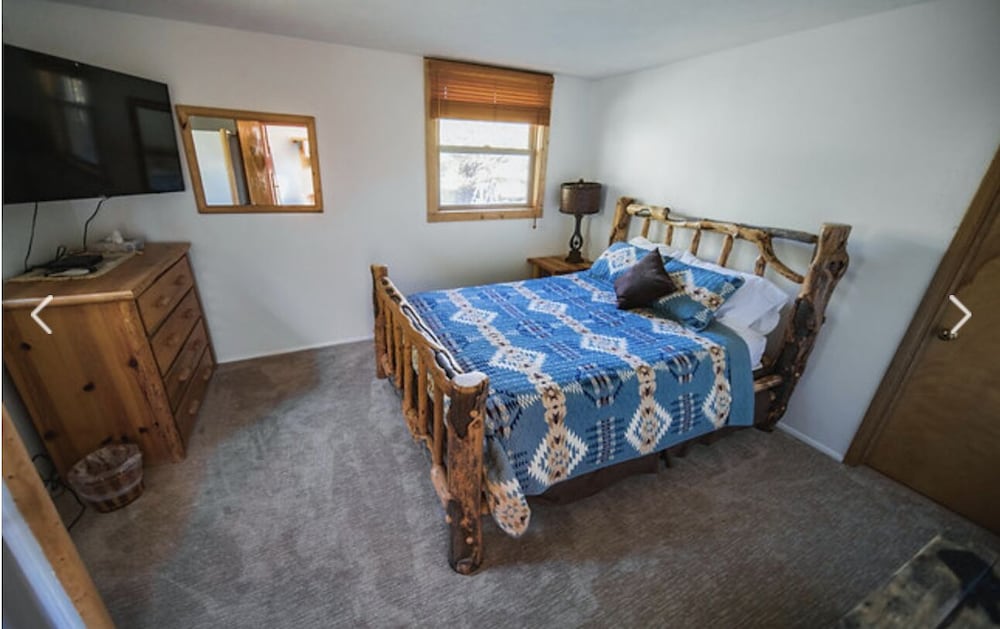 Single Room, 1 Queen Bed photo 2