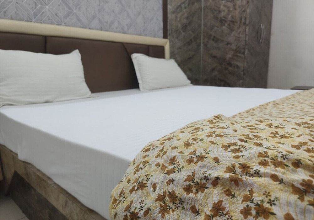 Standard Double Room, 1 King Bed photo 1
