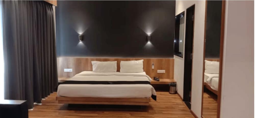 Deluxe Room - Photo 2