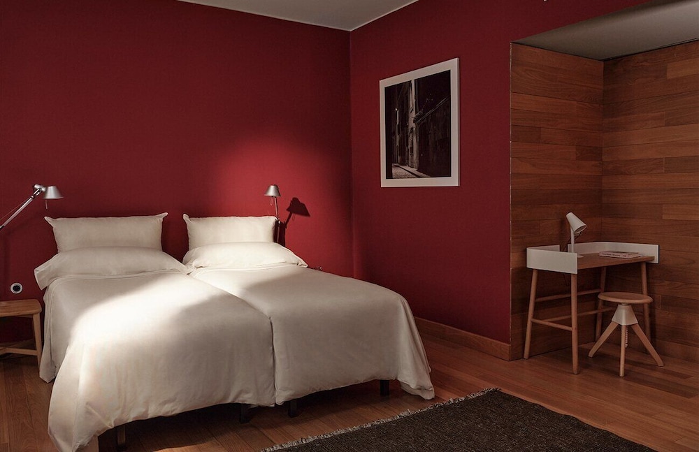 Deluxe Twin Room, City View