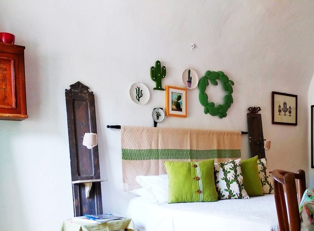 Classic Double Room, 1 Queen Bed, Ensuite photo 1