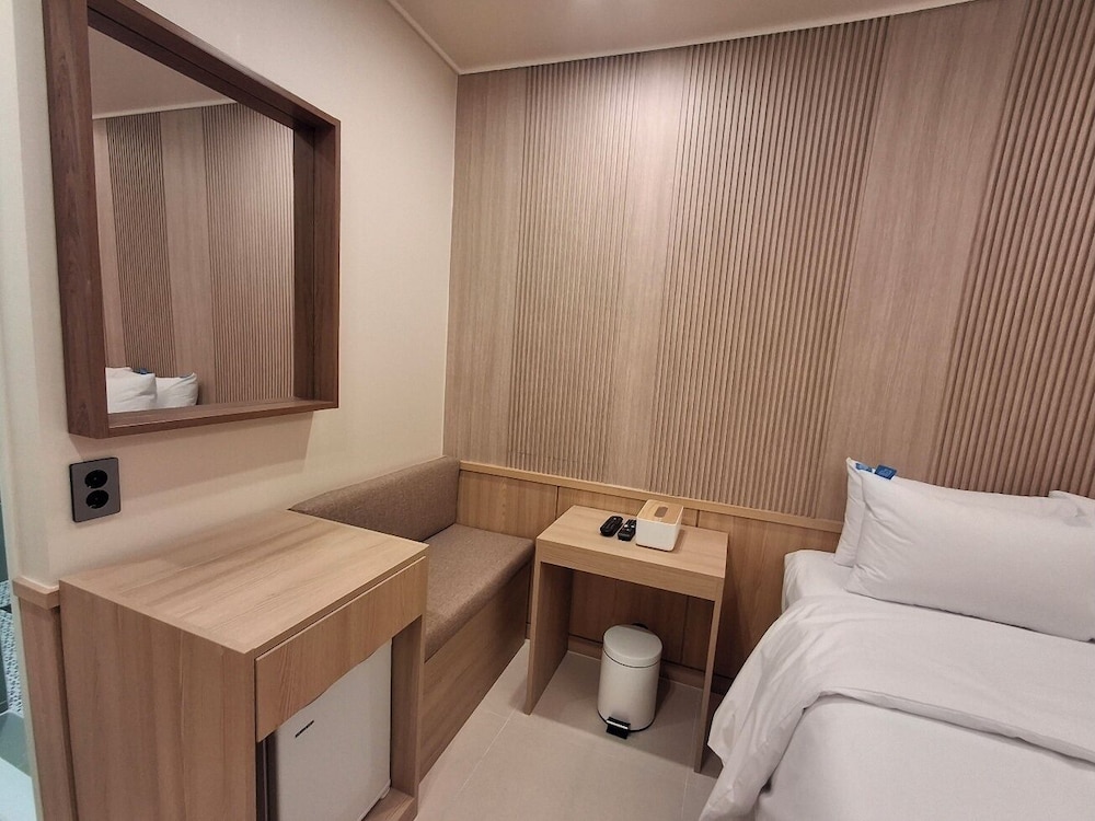 Basic Double Room, Non Smoking, Private Bathroom