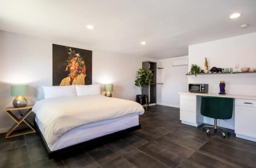 Exclusive Studio, 1 King Bed, Annex Building