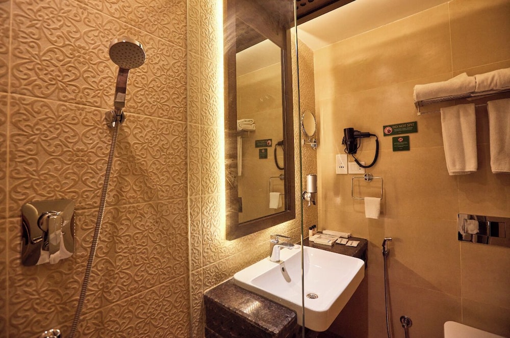 Deluxe Double Room - Photo 10