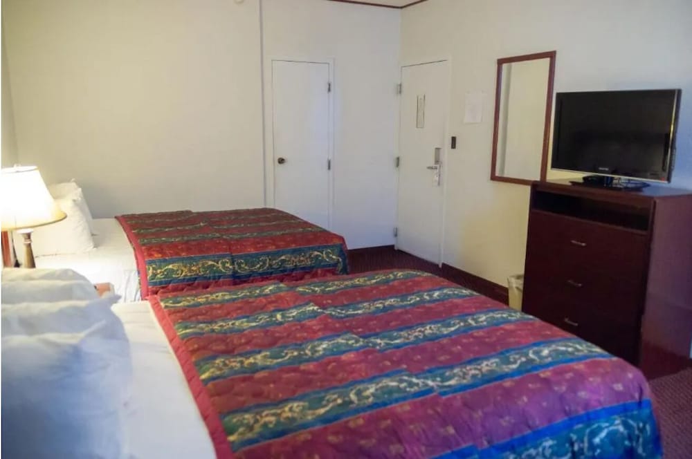Suite, 2 Queen Beds, Non Smoking photo 2