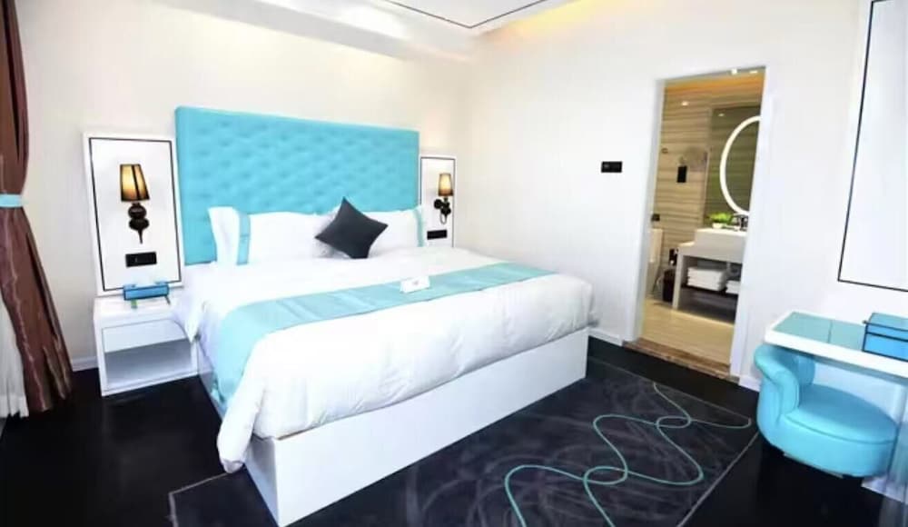 Luxury Suite
