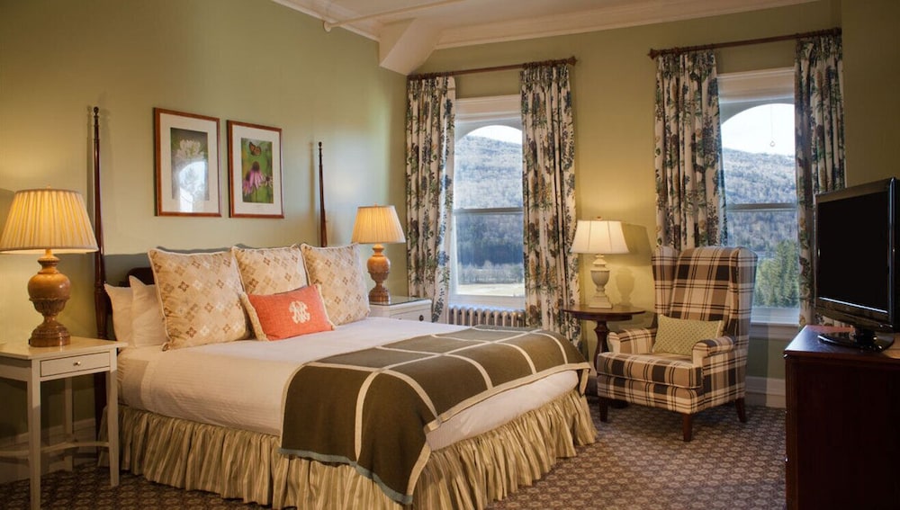 Family Room, 1 King Bed - Photo 1