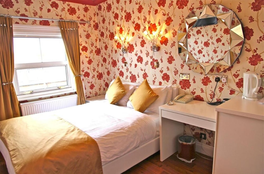 Standard Double Room, Private Bathroom photo 2